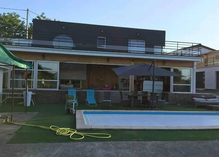 Koh Samet Siam Manahakhon & *